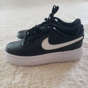 Women NIKE court vision